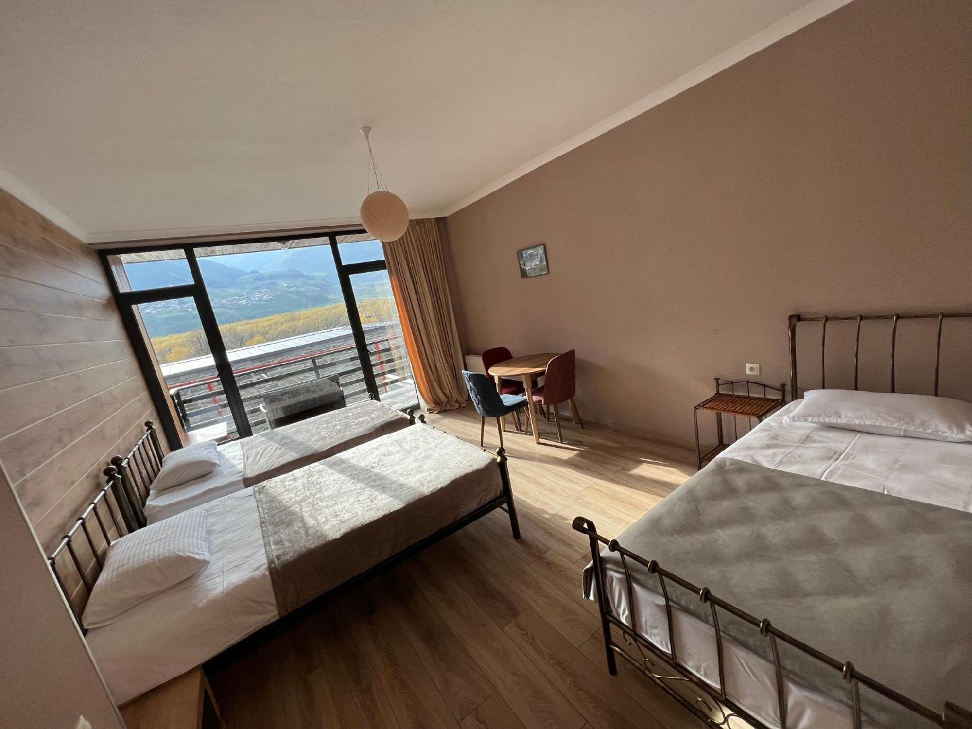 Old District Hotel Kazbegi Ngoại thất bức ảnh