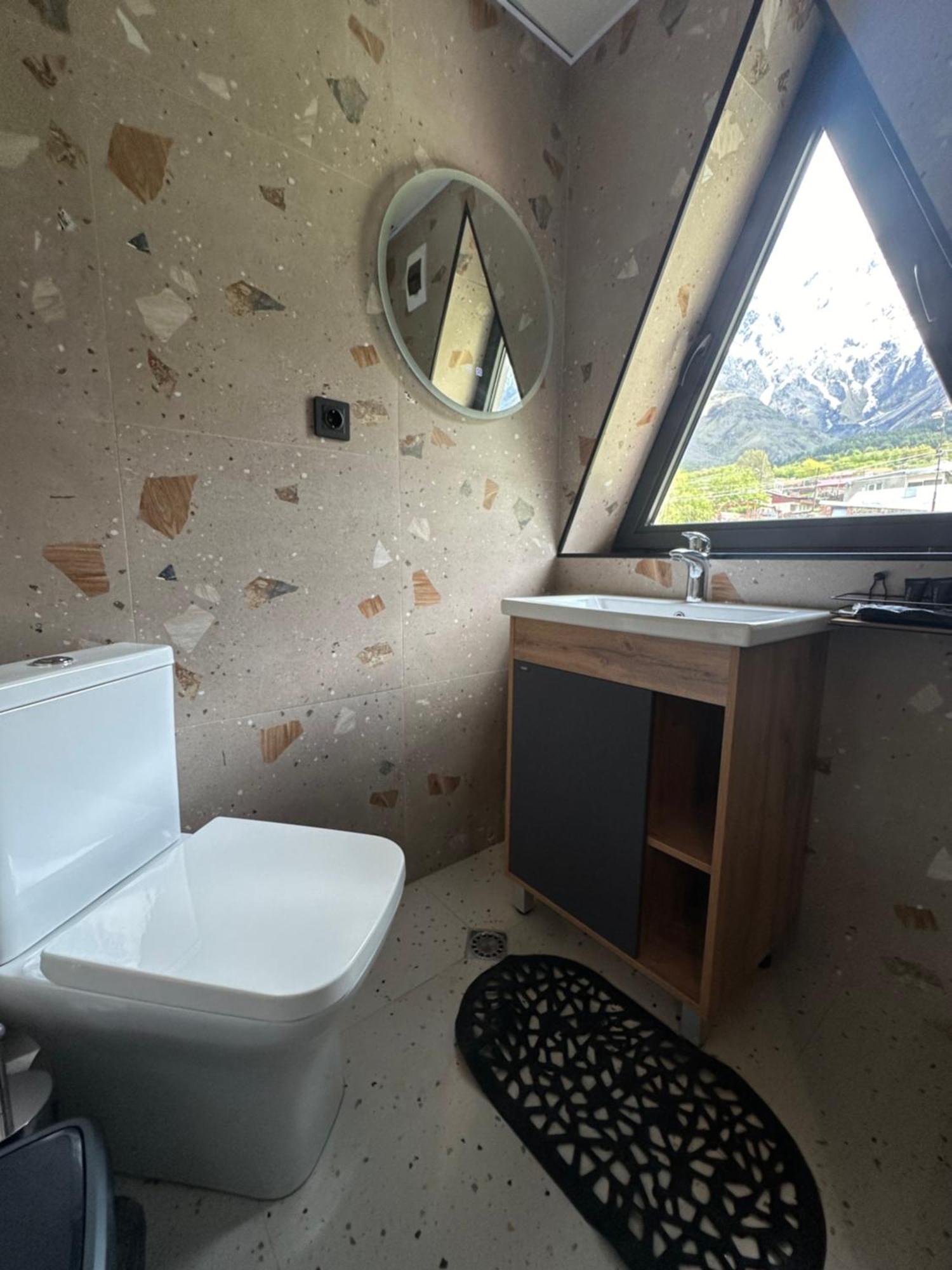 Old District Hotel Kazbegi Ngoại thất bức ảnh
